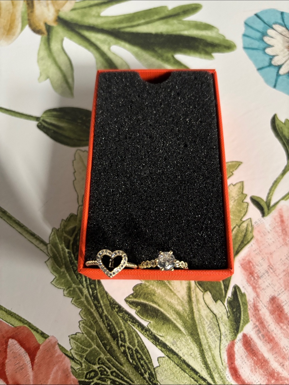Pretty Bird jewelry Gold black enamel Heart adjustable and Solitaire Ring Set